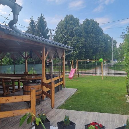 Holiday Home Baotic Velika Mlaka Exterior photo