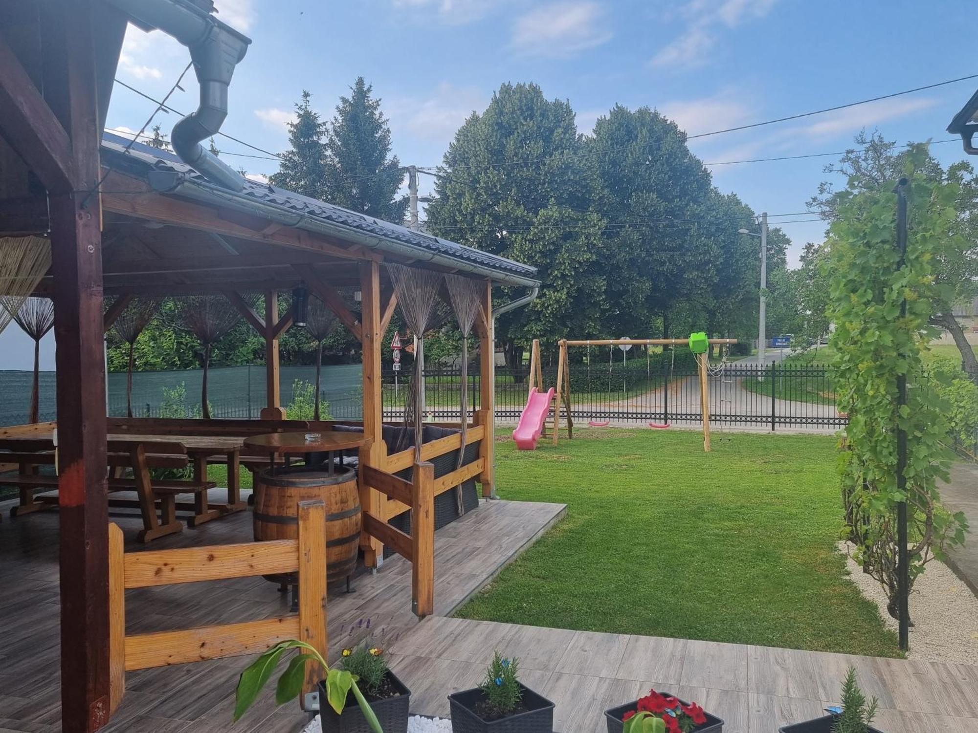 Holiday Home Baotic Velika Mlaka Exterior photo